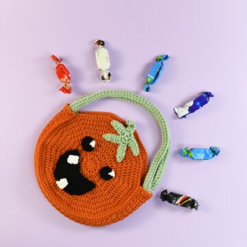 Pumpkin Trick or Treat Bag Kit in WoolBox Imagine Classic DK